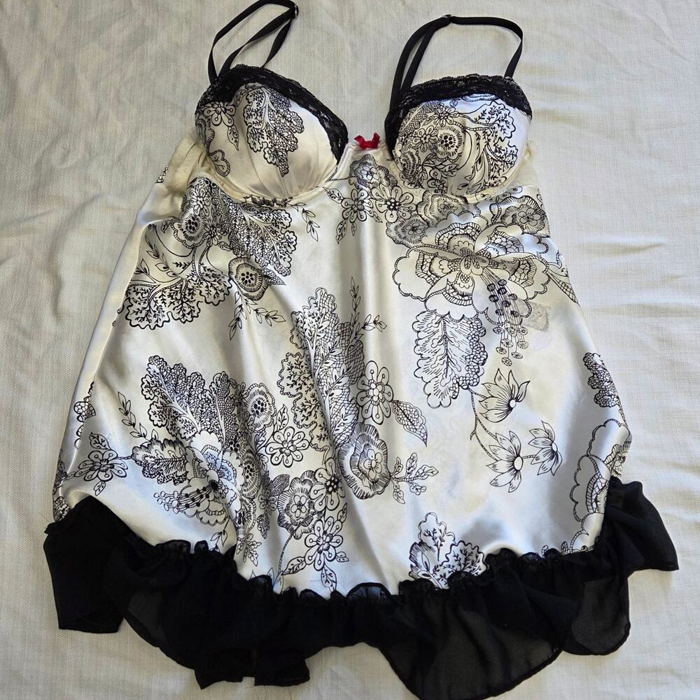 Apt. 9 intimates black and white lingerie with padded cups size M